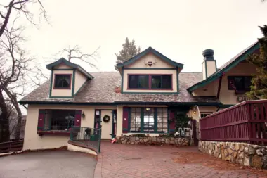 The facilities at Above It All Treatment Center in Lake Arrowhead, CA 5